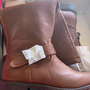 ShoeDazzle brand boots